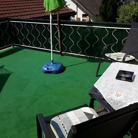 Yvonne's Place * بليد