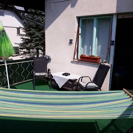 Yvonne's Place بيت ضيافة